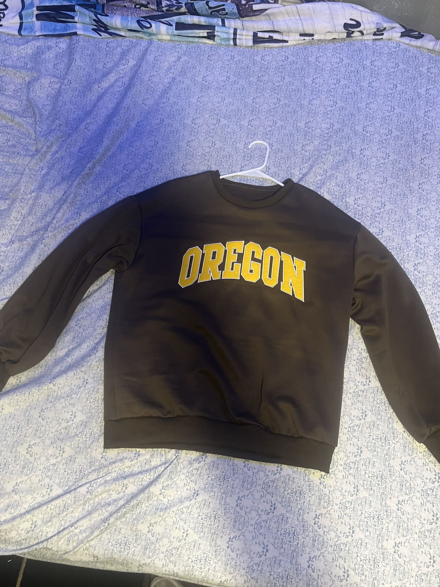 Oregon Sweater Size Large 