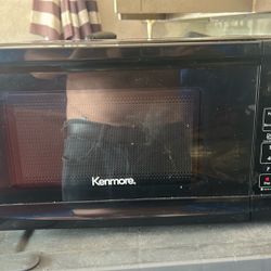 Small microwave oven