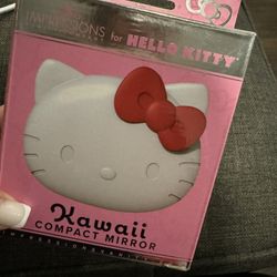 Hello Kitty Mirror Vanity Impressions