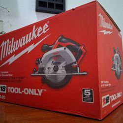MILWAUKEE CORDLESS CIRCULAR SAW