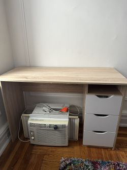 Small Office Desk, Great Condition 