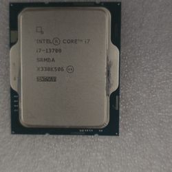 I7 - 13700