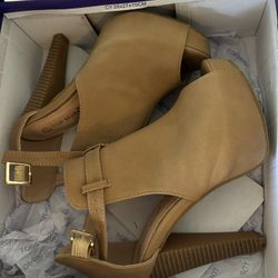 tan heels