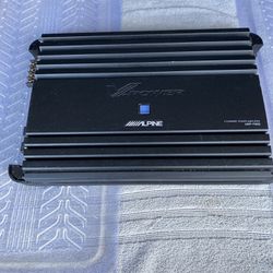 Alpine 4 Channel Power Amplifier MRP-F600 in Great Conditions 