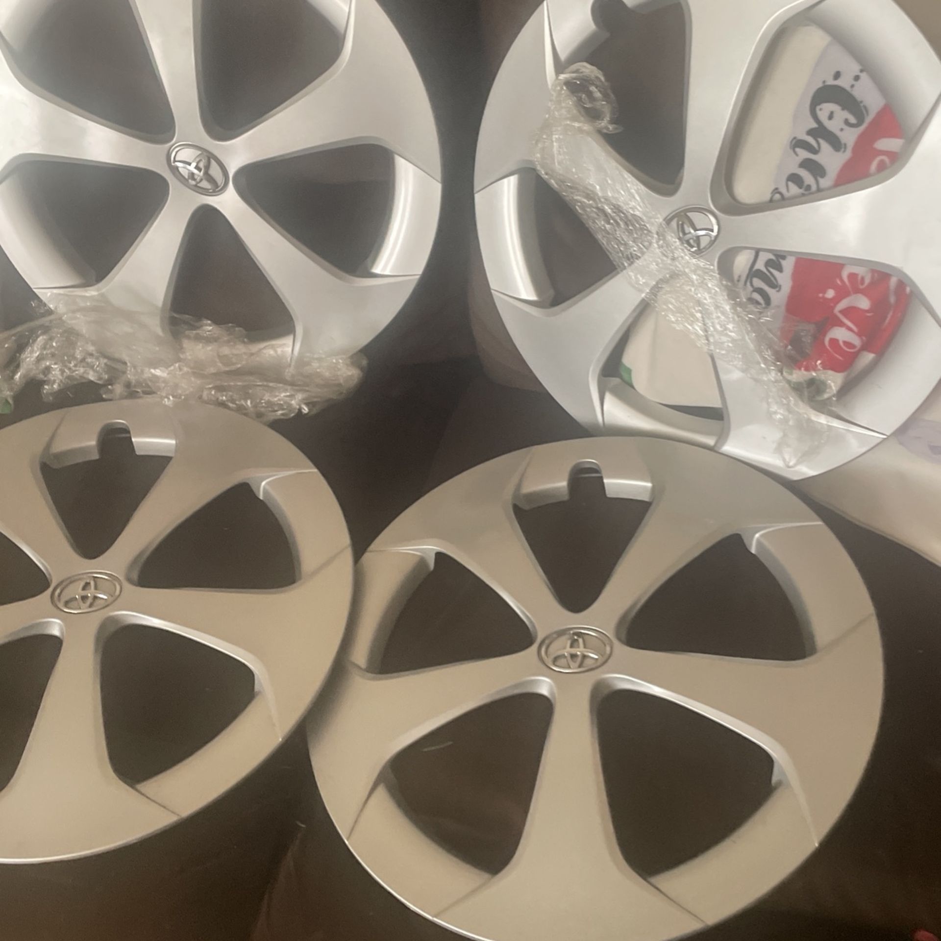 Tapaderas Plásticas Para Toyota Size 14 Semi Nuevas