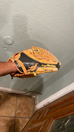 Mizuno professional model MZ 3600S baseball glove.