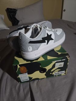 A bathing ape white/Grey size 8