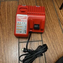 Milwaukee Charger/battery 