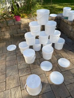 2 Gallon Food Grade Buckets