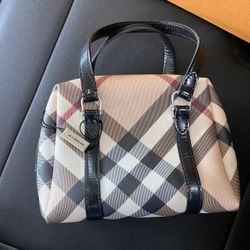 100% Authentic Burberry Purse