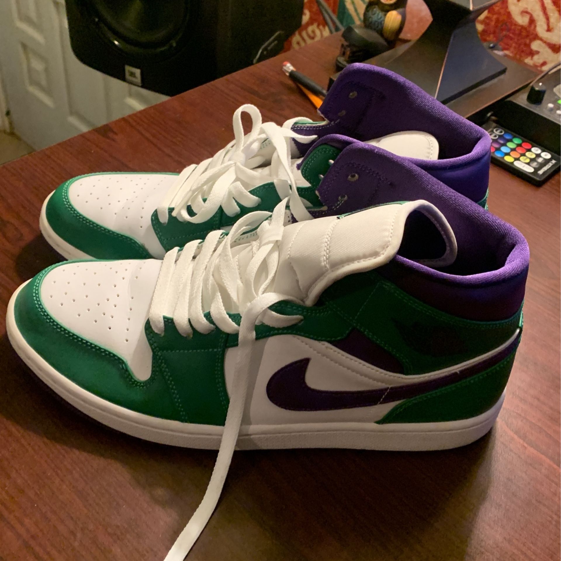 Nike Jordan 1’s Teal & Turquoise