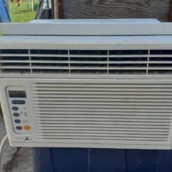Zenith Air Conditioner With Remote #ZW6510R 