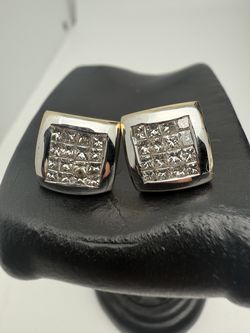 Real Gold.Natural Diamond Earrings. 9 grams