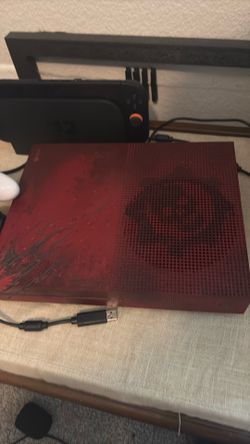 Red Gears of war special Xbox one s 2tb