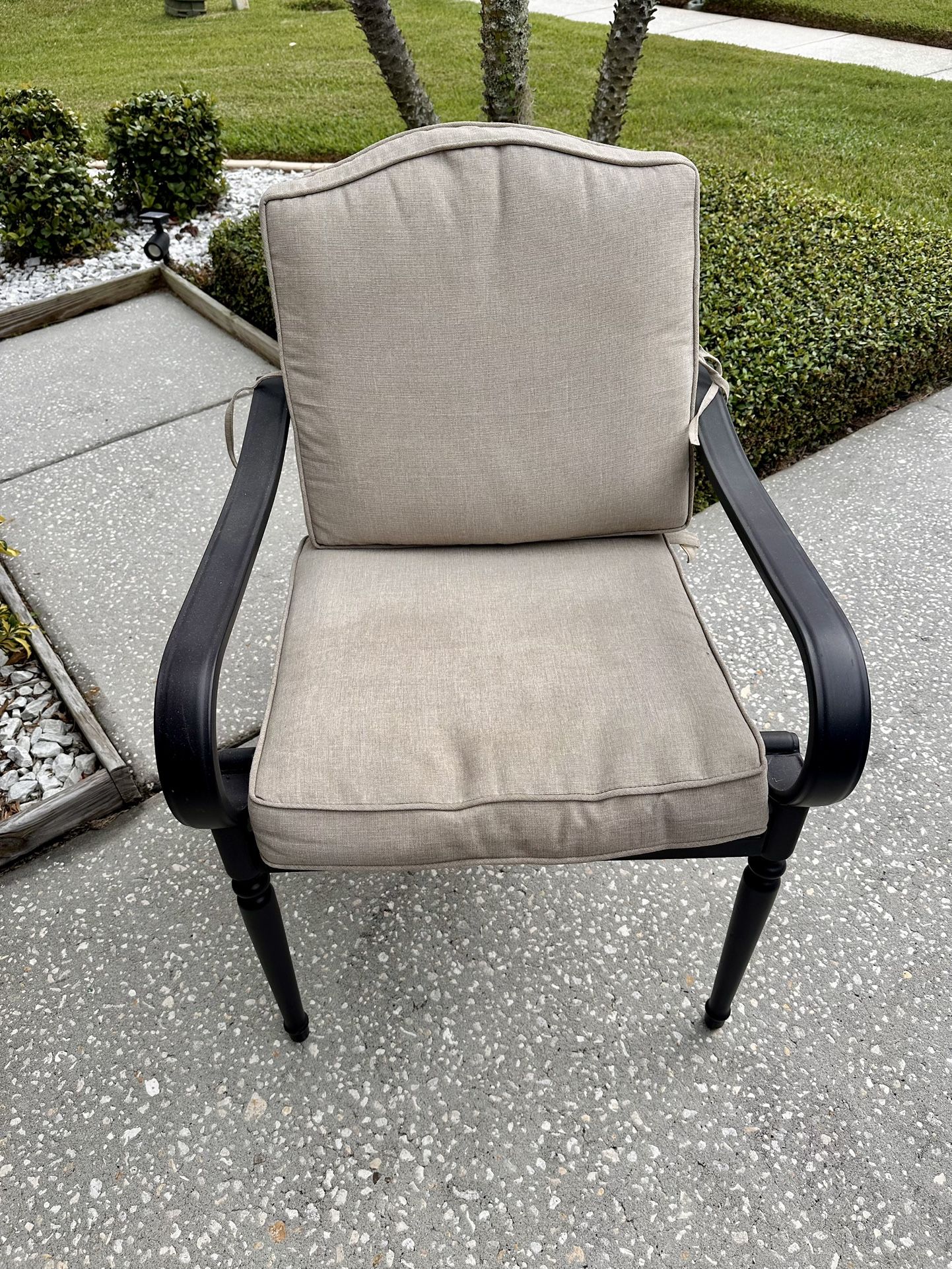 Patio Iron Chairs (4)