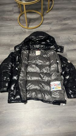 Moncler Maya Hooded Puffer Jacket Size Large (No Trade) 