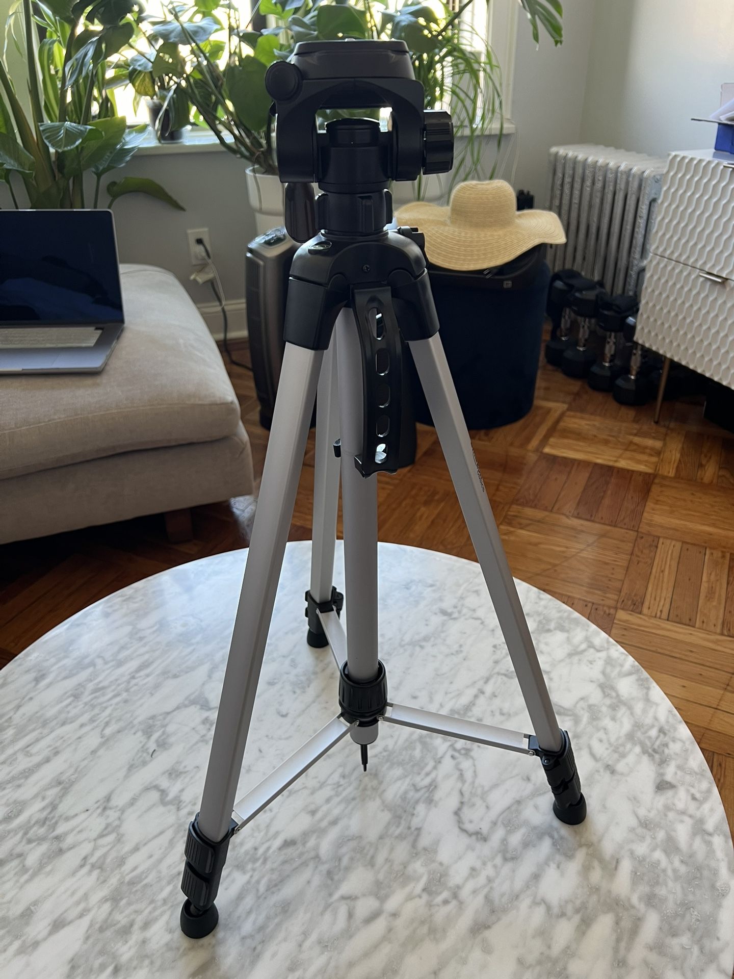 Amazon Basics 60" Tripod