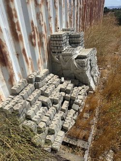 Slab and rebar dobie
