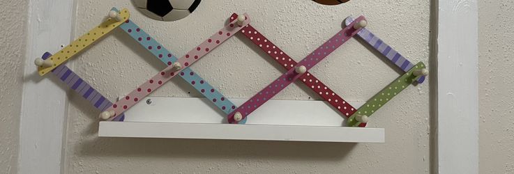 Girls Accordion Decorative Hook Rack