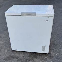 Deep Chest Freezer Free Local Delivery/30 Day Warranty
