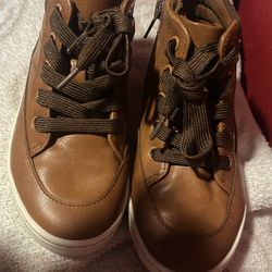 Boy high top sneakers