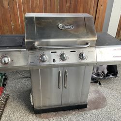 Charbroil Red Gas BBQ 