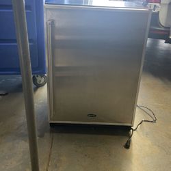 Mini Refrigerators 