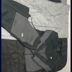 Nike Tech Size M