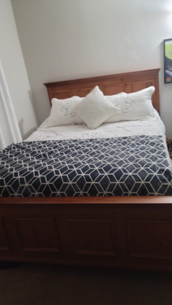 Queen Size Bed Frame With Mattress