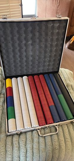 1000 Clay Poker Chips Set with Aluminum Case