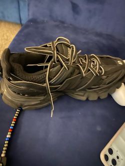 Selling never worn comes with bag size 9 USA