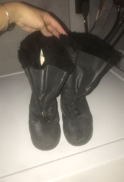 Snow boots