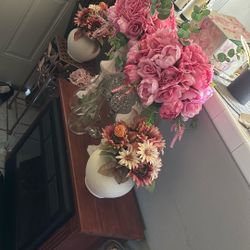 2 Quinse Certer Peices.2  Decorations.2 Stands For Corners Or ??2 Decorations Jars,2  Candles Decracion .3big Certer Glass. For Any Used .