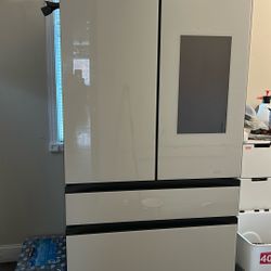 Bespoke 29 cu. ft. Standard Depth 4-Door French Door Refrigerator in Charcoal Glass and White Glass with AI Family Hub+