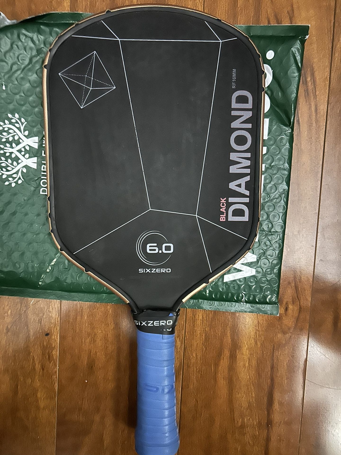 6.0 Six Zero Black Diamond Pickleball Paddle 16mm Used