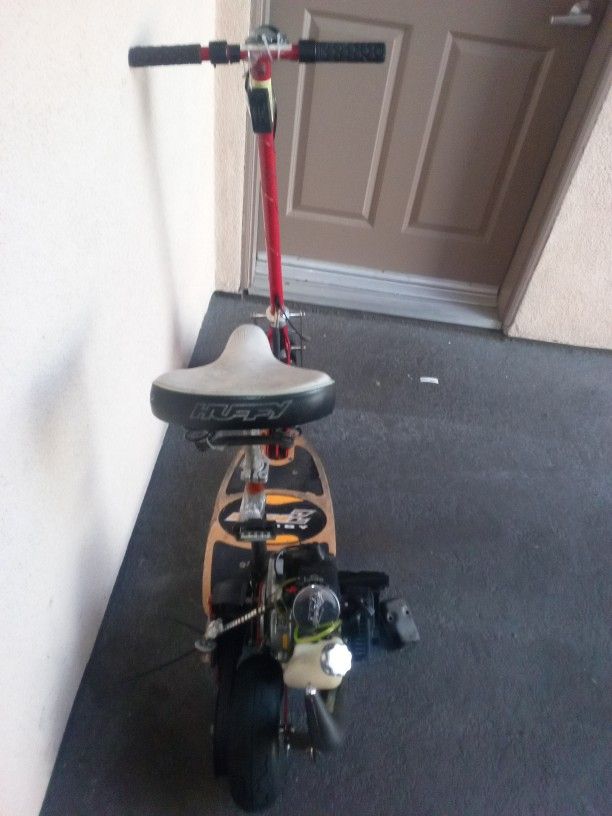 18 Tooth Sprocket Bladez Moby 35 Cc Gas Scooter for Sale in Orange