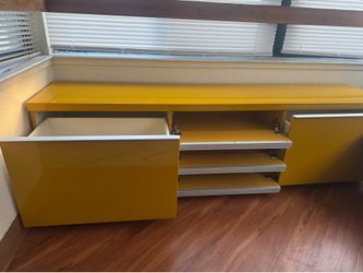 Tv’s cabinet