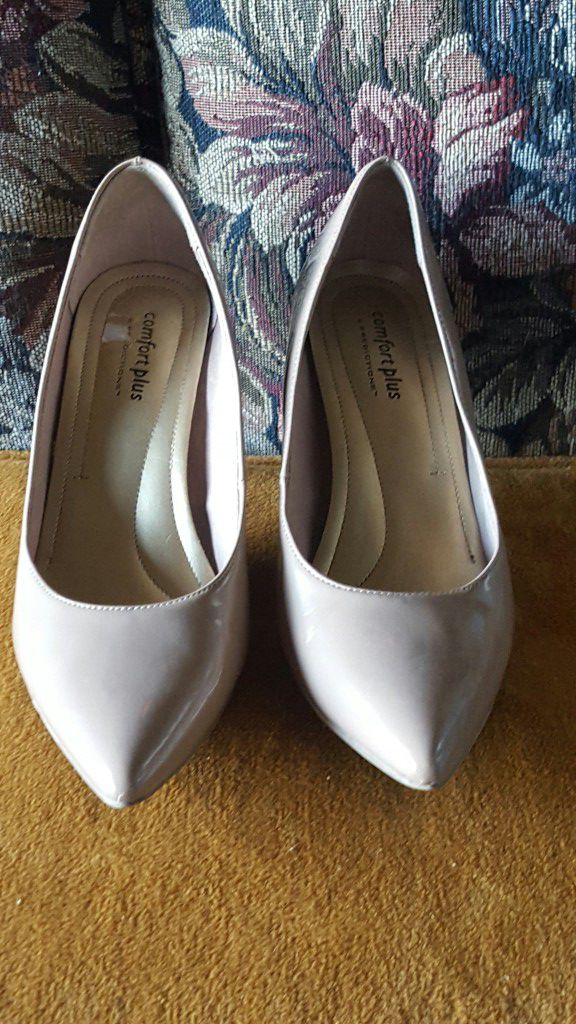 Comfort Plus by prediction( size 7) pointed to high heel dress tan pump shoes