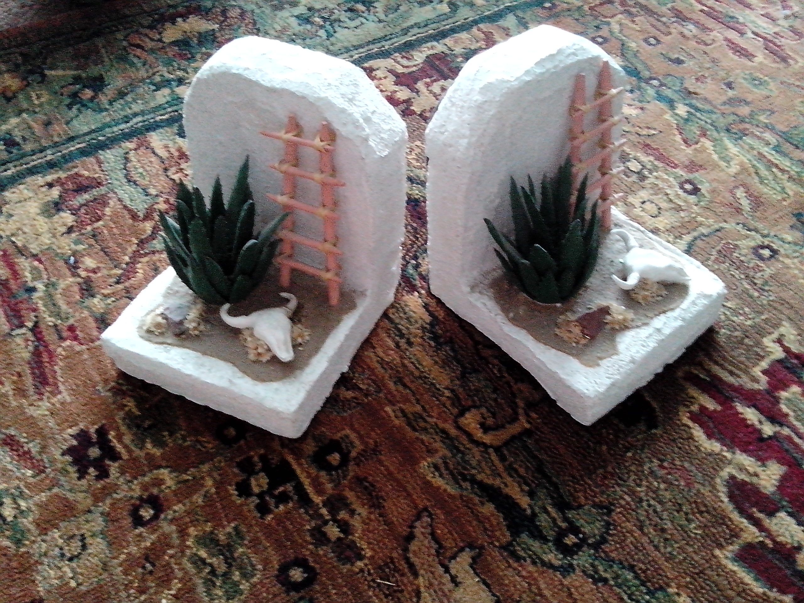 7-BE: Pair of White Charming and Interesting Bookends Book Ends