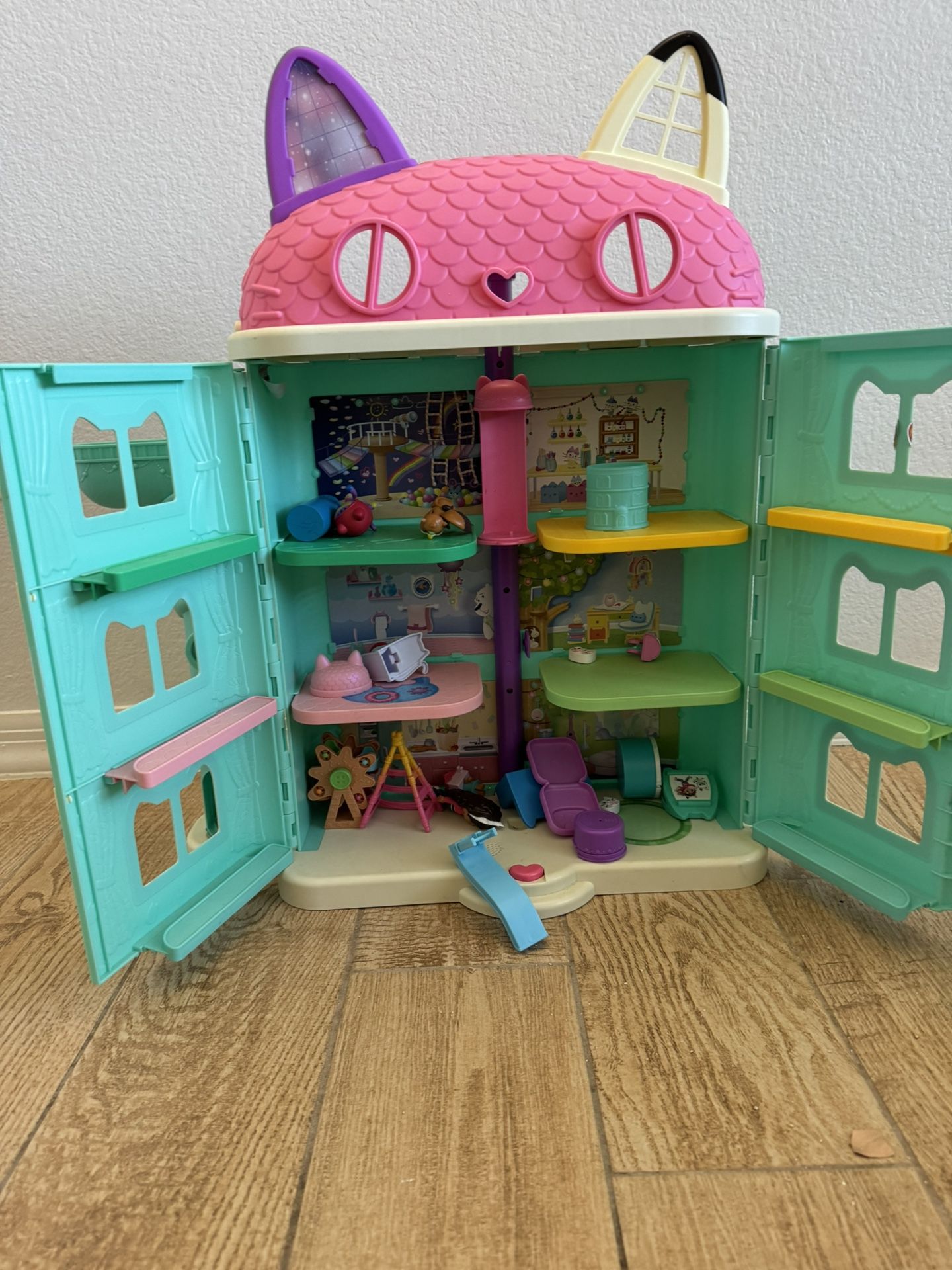 Gabbys Doll House With Characters