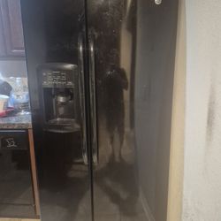 GE Refrigerator 