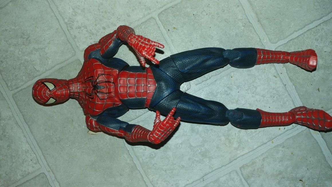 Spider-Man 12-inch figurine 2004 movie action figure