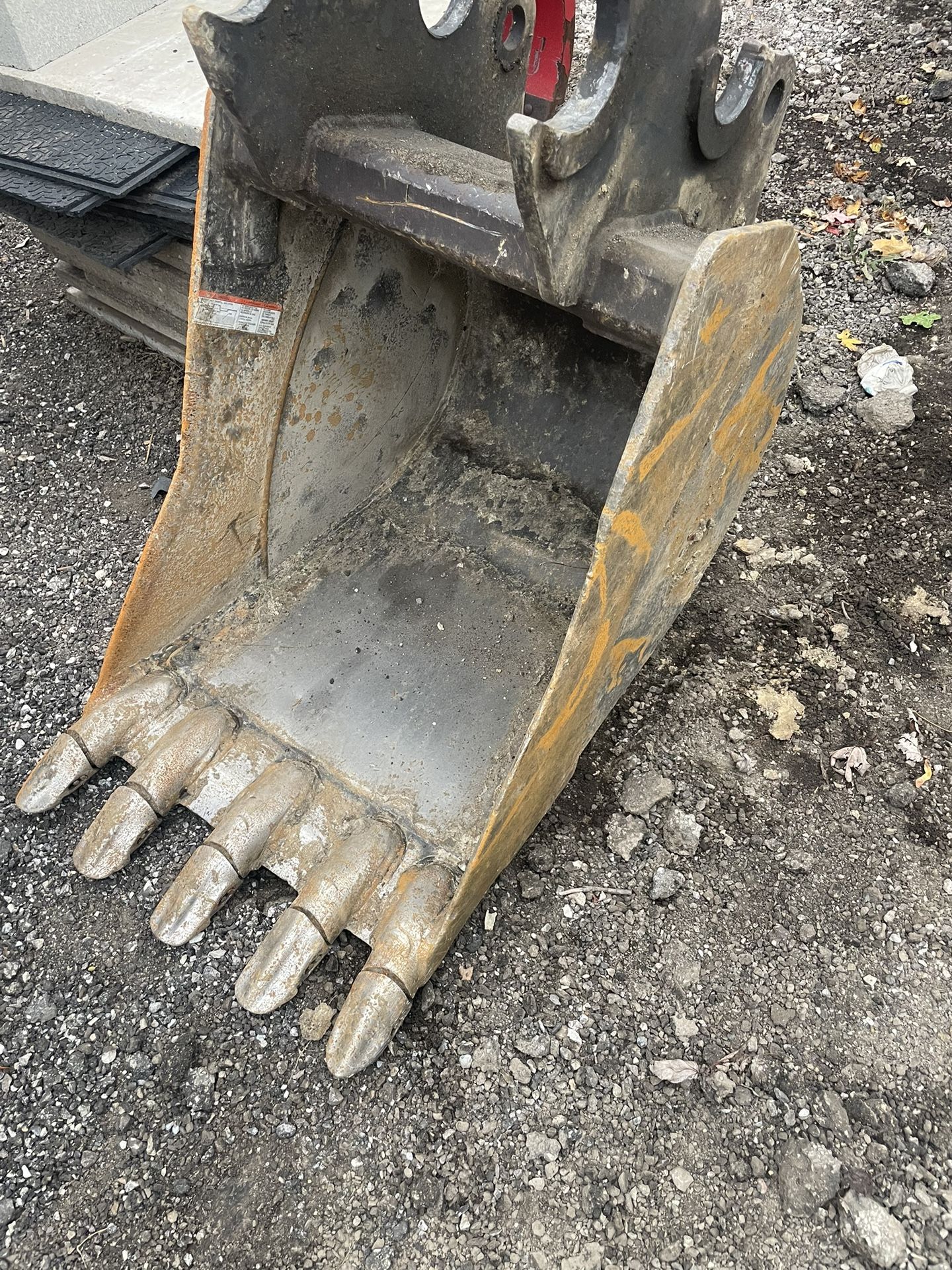 Excavator Bucket 24"