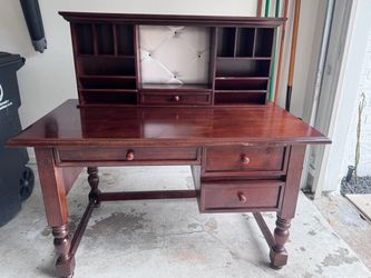 $280 Mahogany Wood Writing Desk with Hutch