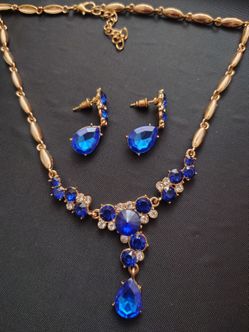 Necklace with earrings
