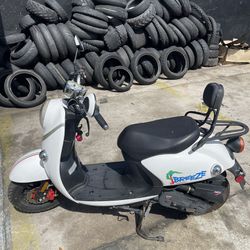2022 50cc Scooter Breeze 