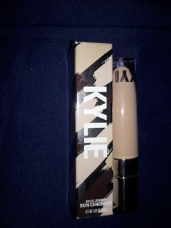 Authentic Kylie Concealer (hickory)