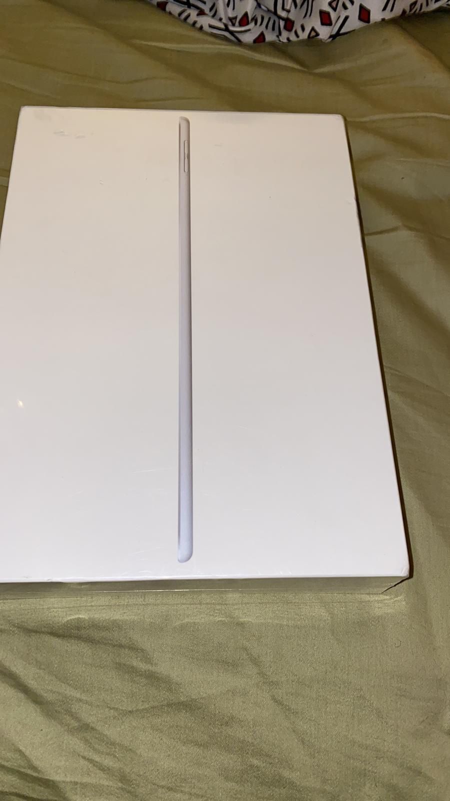 BRAND NEW IPAD 6 GENERATIONS WIFI AND 4G LTE NEW FROM APPLE STORE $250