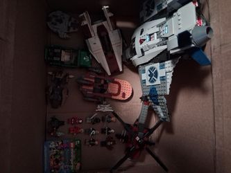 LEGO Marvel & Star Wars Sets Lot with Minifigures