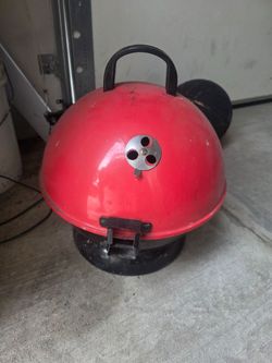 Portable Charcoal BBQ Grill – Good Condition